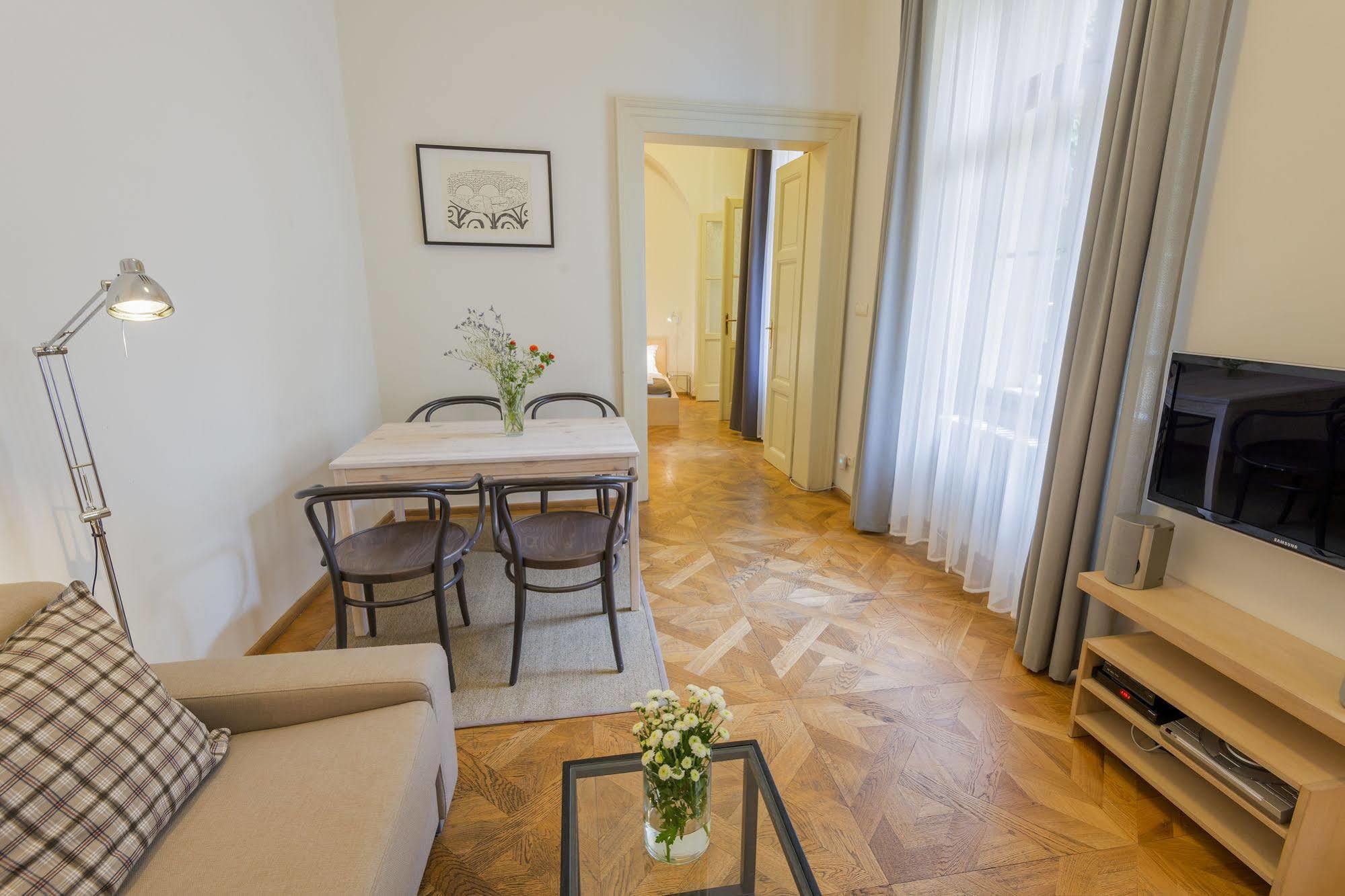 Bohemia Apartments Prague Centre Екстер'єр фото